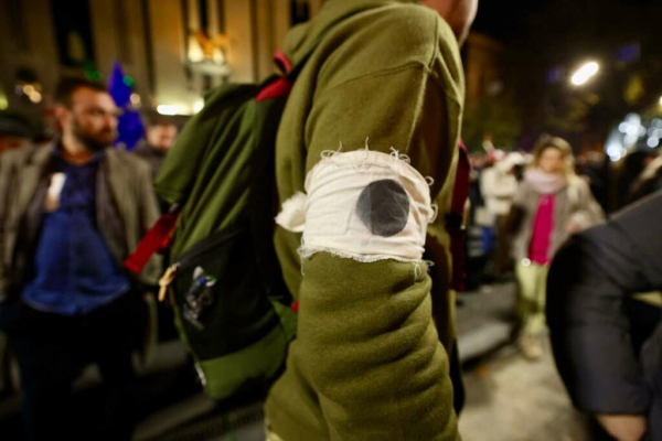 В Тбилиси проходит митинг «Верни свой голос», оппозиция разбила палатки возле ТГУ