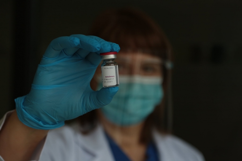 В Грузии мобилизуют дополнительные бригады медиков и клиники для увеличения темпов вакцинации