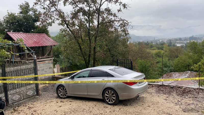 На севере Грузии обстреляли машину кандидата в мэры Цагери от партии Гахария