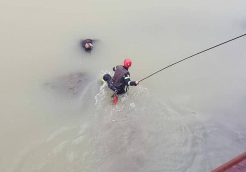 Спасатели обнаружили тело мужчины в реке в Кобулети