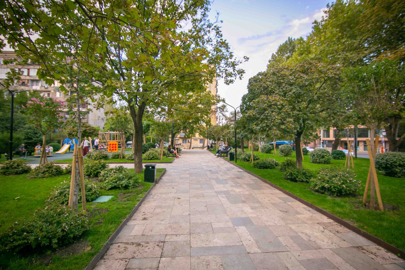 В Тбилиси завершилось восстановление парка маршала Геловани в Ваке
