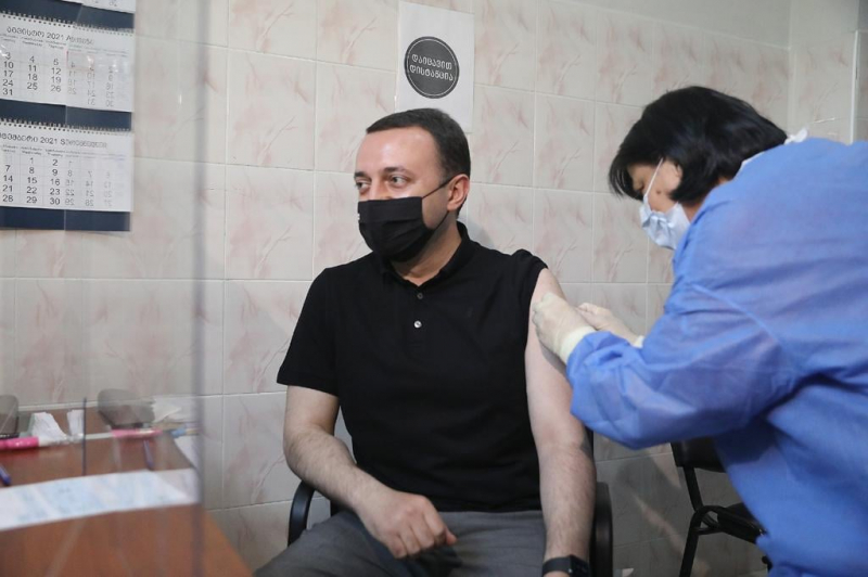 Премьер Грузии обещает не допустить введения обязательной вакцинации от коронавируса