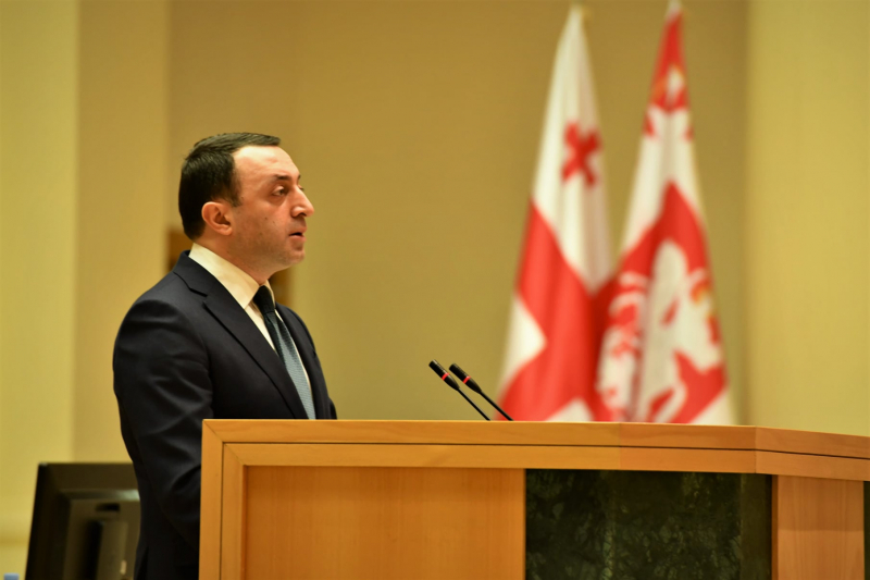 Премьеру Грузии пришлось объясняться из-за заявления о праве Саакашвили на самоубийство