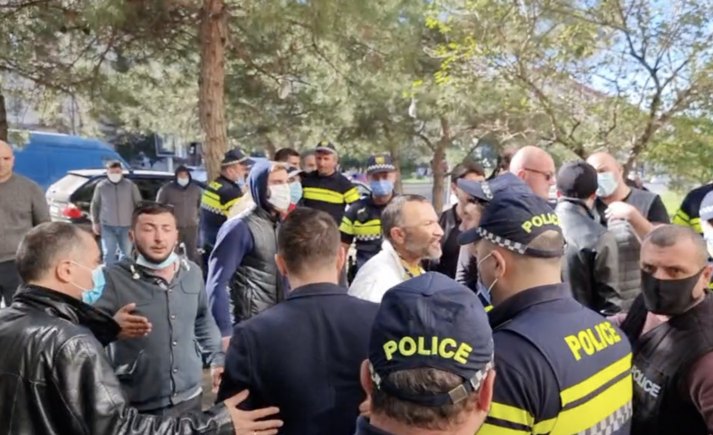 Противостояние активистов правящей партии и оппозиции произошло в Рустави