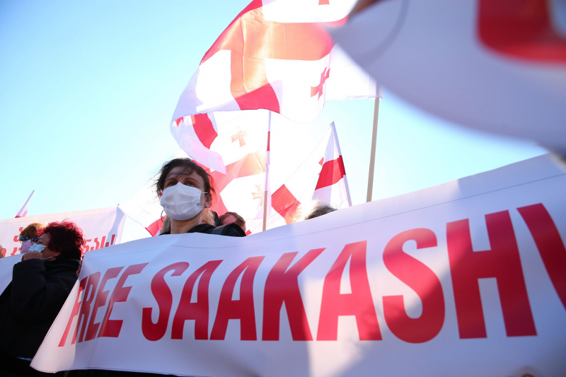 Саакашвили отказался от любой медицинской помощи за день до выборов