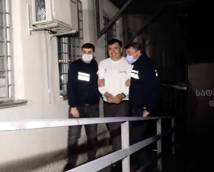Саакашвили похудел на 12 килограмм, отец попросил его прекратить голодовку