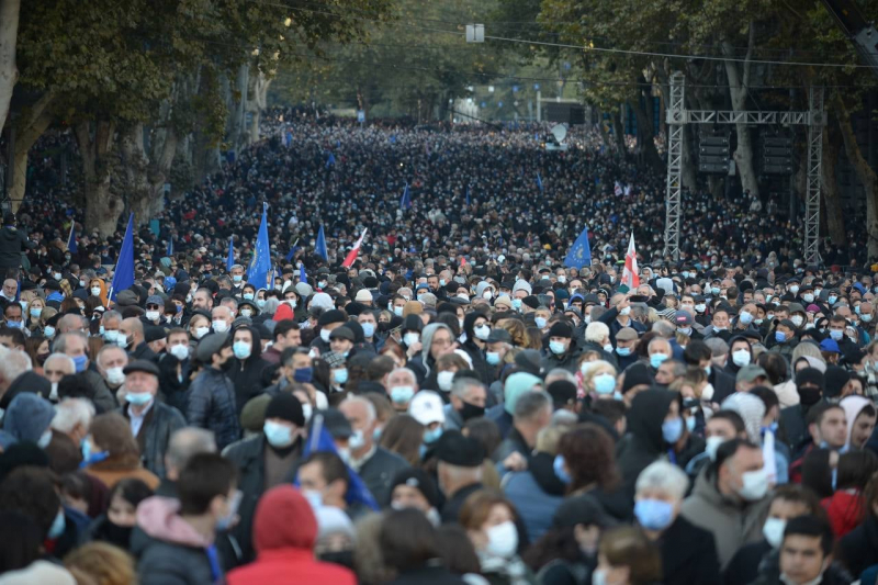 В Тбилиси правящая партия проводит акцию своей поддержки