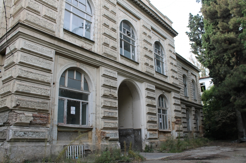 Российский бизнесмен купил историческое здание Михайловской больницы в Тбилиси