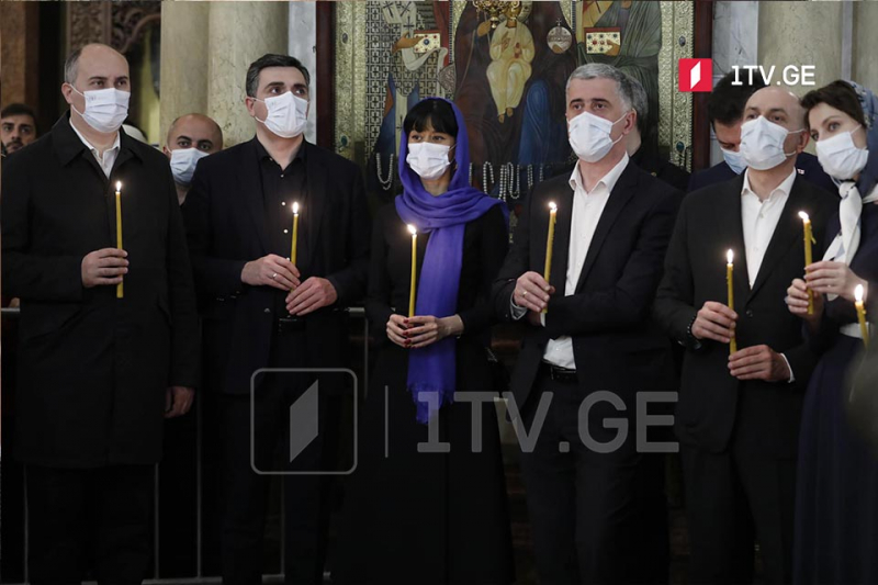 Первые лица Грузии поздравили православных христиан с Пасхой, пожелав мира