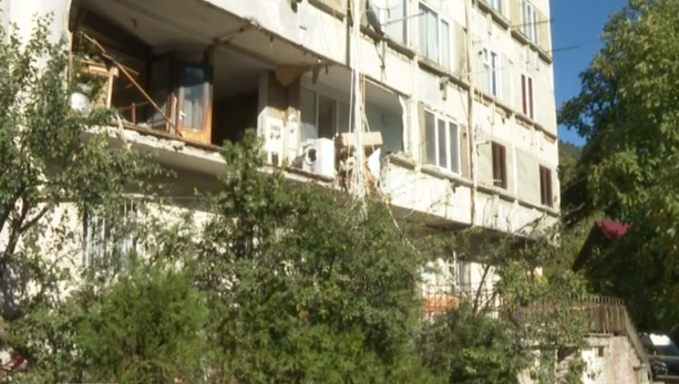 Скончалась женщина, пострадавшая во время взрыва в жилом доме в Ликани