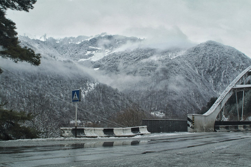 Похолодание в Грузии: снег, метель и сильный ветер