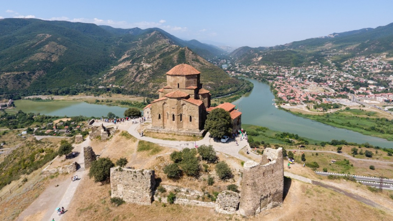 Монастырь Джвари в опасности — существует сразу два проекта реставрации