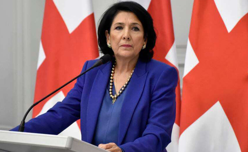 Президент Грузии обвинила правительство в попытке смены внешнеполитического курса