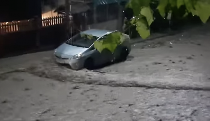 На западе Грузии проливные дожди вызвали наводнение