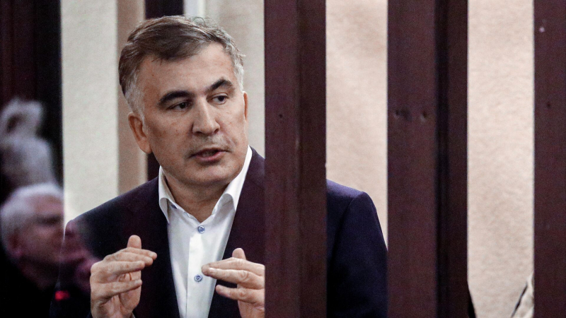 Суд над Саакашвили отложили после заявления о возвращении в политику