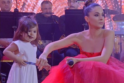 Саакашвили объявил, что связал свою жизнь с Софо Нижарадзе и дочерью Алисой