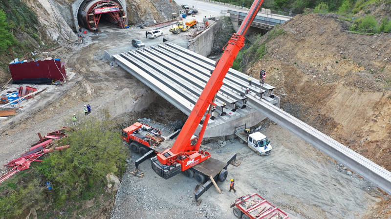 Рабочий из Китая погиб на строительстве новой дороги через Рикотский перевал
