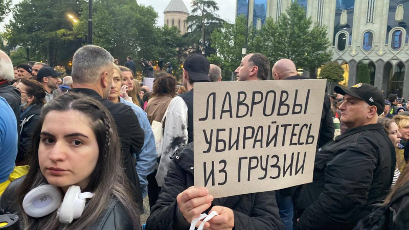 Судья в Гурджаани отпустил без штрафов участников протеста против приезда в Грузию дочери Лаврова