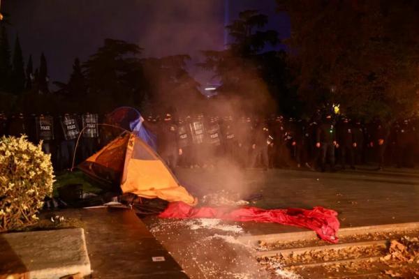 Фотоистория | Полиция применила силу для разгона 48-часовой акции протеста у ТГУ