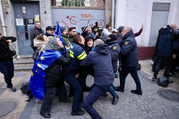 Фотоистория | Полиция применила силу для разгона 48-часовой акции протеста у ТГУ