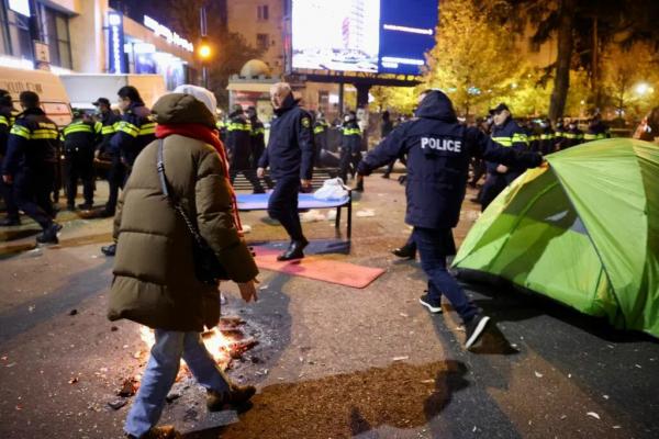 Фотоистория | Полиция применила силу для разгона 48-часовой акции протеста у ТГУ