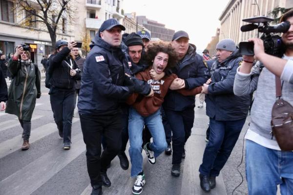 Фотоистория | Полиция применила силу для разгона 48-часовой акции протеста у ТГУ