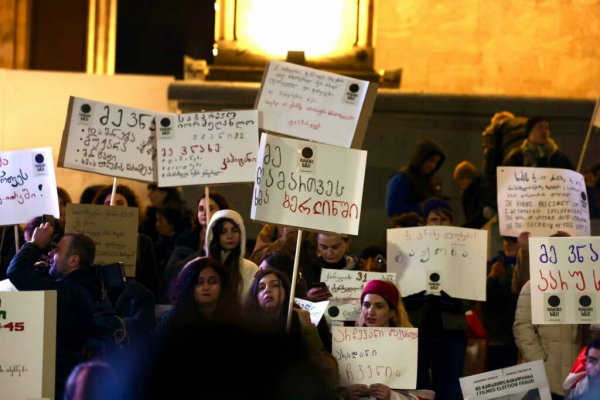 В Тбилиси проходит митинг «Верни свой голос», оппозиция разбила палатки возле ТГУ