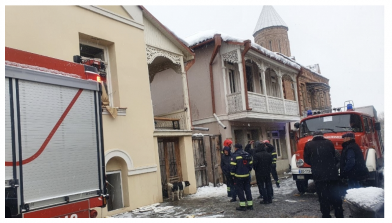 Один человек пострадал при взрыве газа в жилом доме в Телави