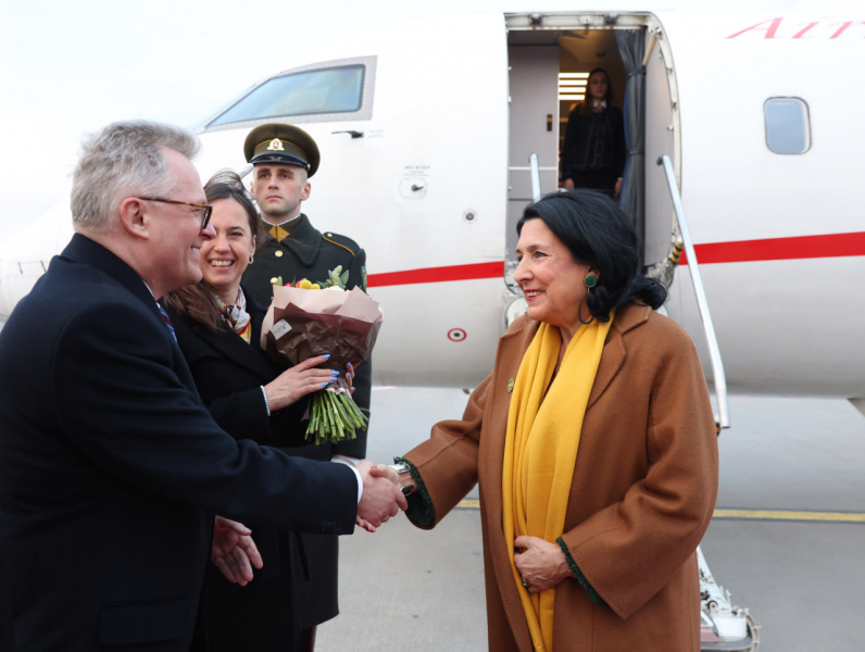 Президент Грузии Саломе Зурабишвили прибыла в Вильнюс с официальным визитом