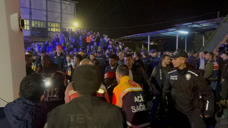 Взрыв на шахте на севере Турции – два шахтера погибли, до полусотни остаются под заваласи